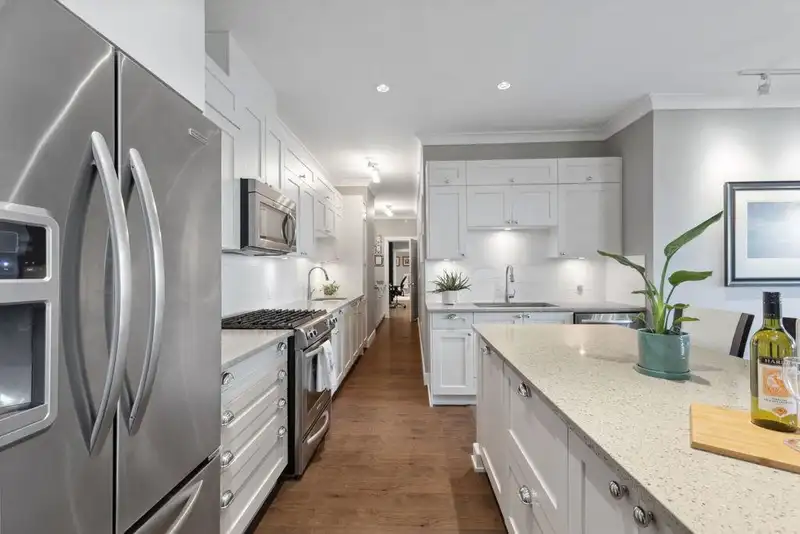 304 15155 36 AVENUE - photo 3 of 40