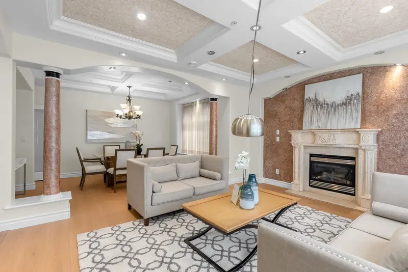 8038 SELKIRK STREET - photo 3 of 25