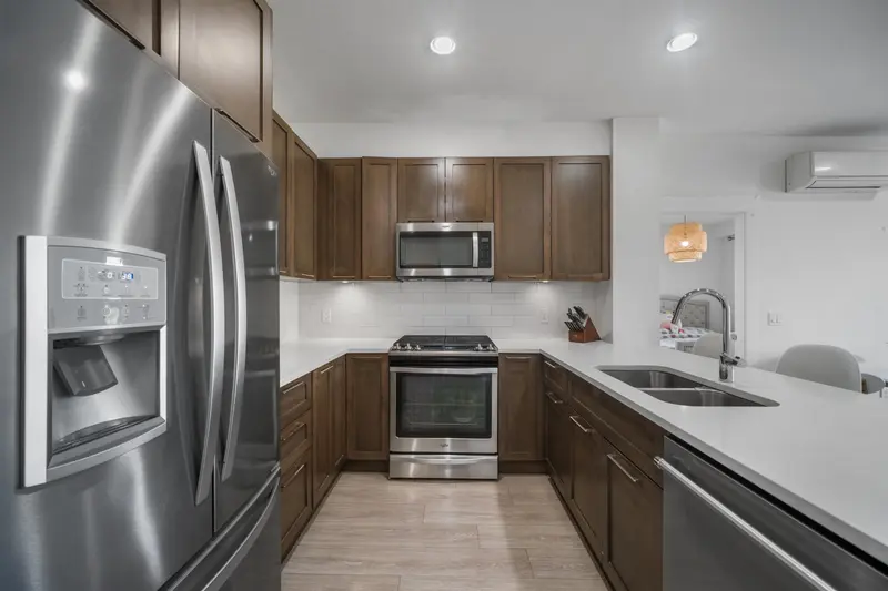 303 22087 49 AVENUE - photo 4 of 20