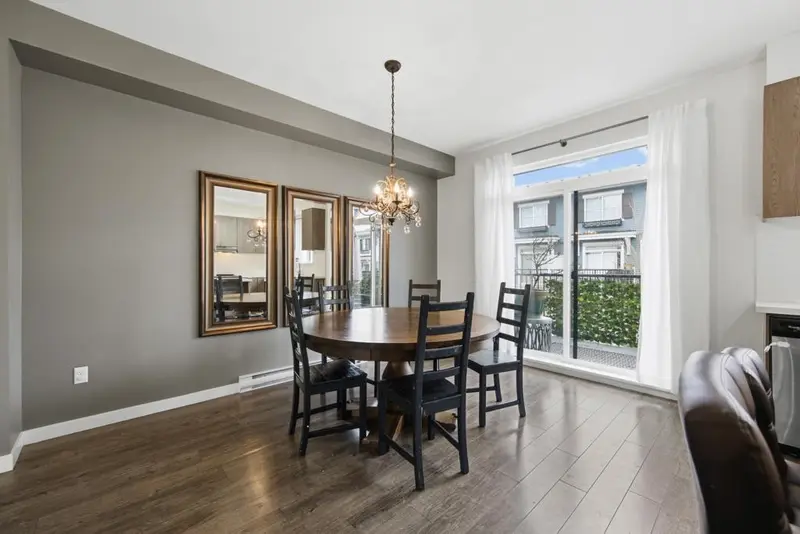 10 10735 84 AVENUE - photo 4 of 25