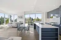 602 1500 MARTIN STREET - thumbnail 7