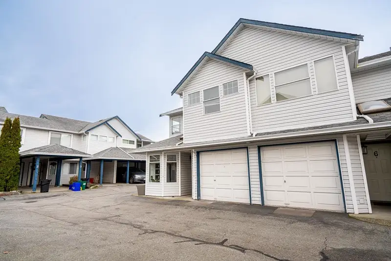 5 20625 118 AVENUE - photo 3 of 25