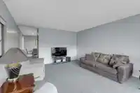 43 15875 20 AVENUE - thumbnail 4