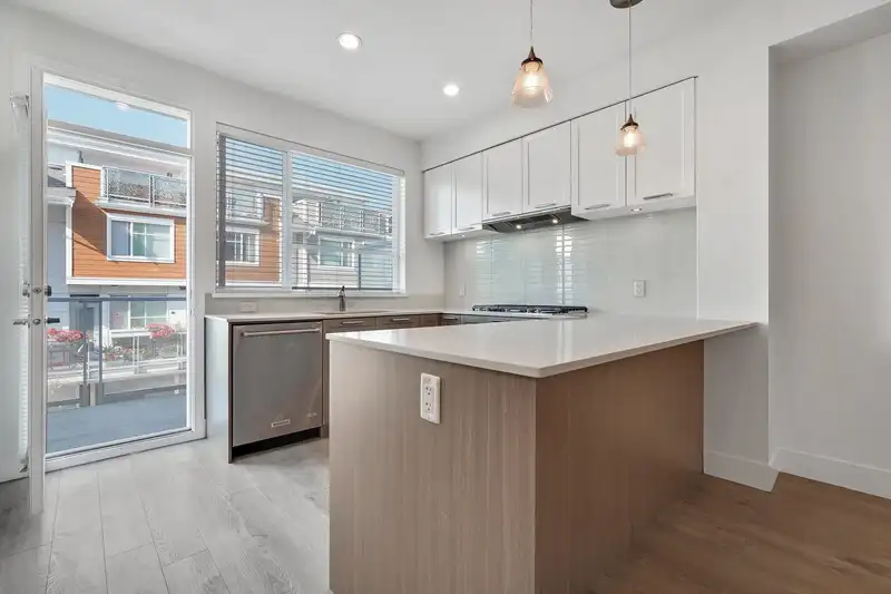 3 2978 159 STREET - photo 2 of 40