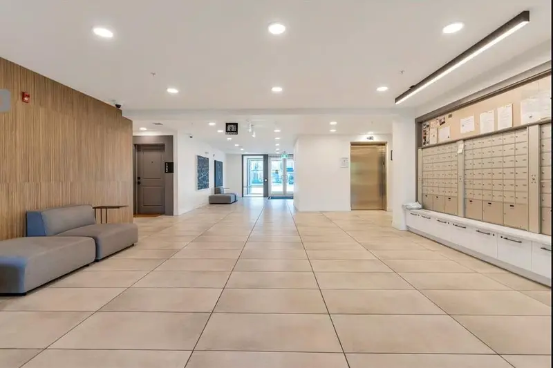 302 19935 75A AVENUE - photo 3 of 12