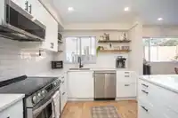 202 1381 MARTIN STREET - thumbnail 12