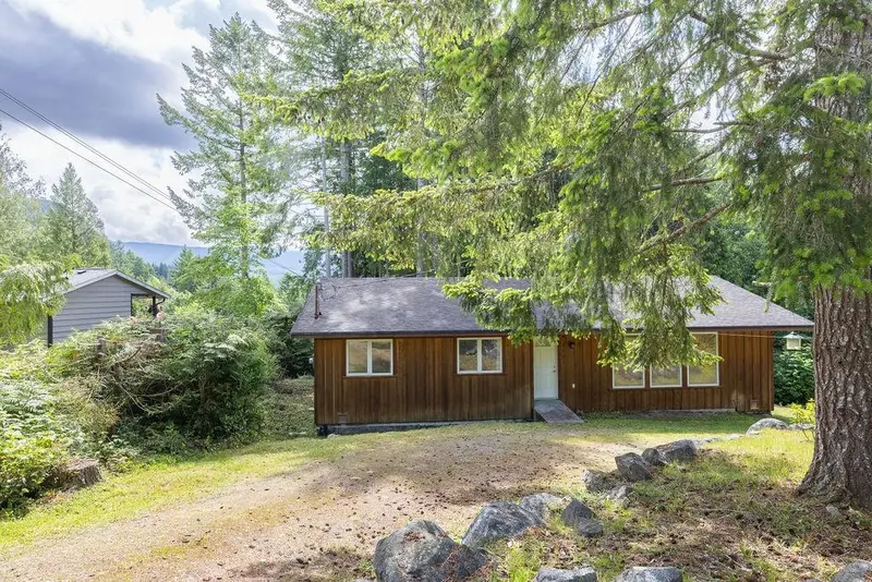 4561 SINCLAIR BAY ROAD - photo 2 of 25