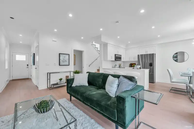 109 8233 WILLIAMS ROAD - photo 1 of 25