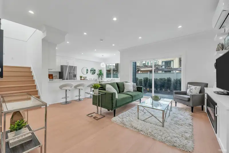 109 8233 WILLIAMS ROAD - photo 2 of 25