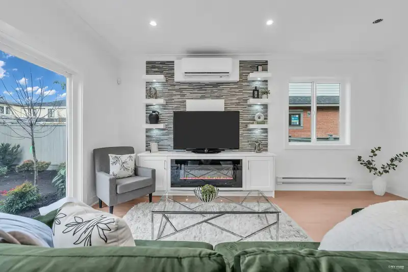 109 8233 WILLIAMS ROAD - photo 4 of 25