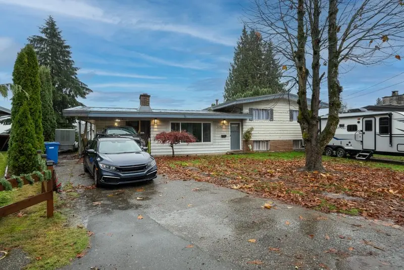 2436 RIDEAU STREET - photo 2 of 25