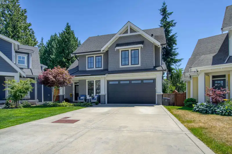 1526 129A STREET - photo 1 of 40