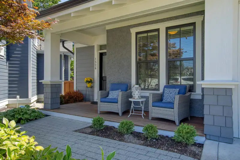 1526 129A STREET - photo 2 of 40