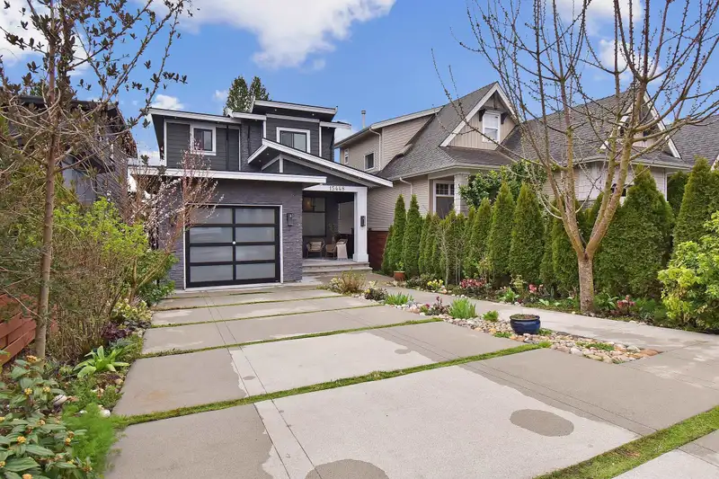 15448 RUSSELL AVENUE - photo 1 of 33
