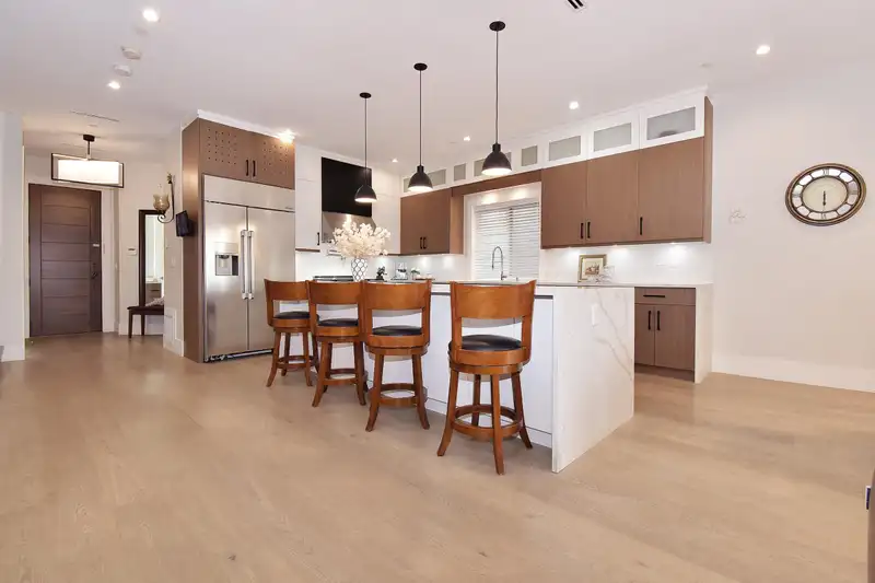 15448 RUSSELL AVENUE - photo 3 of 33