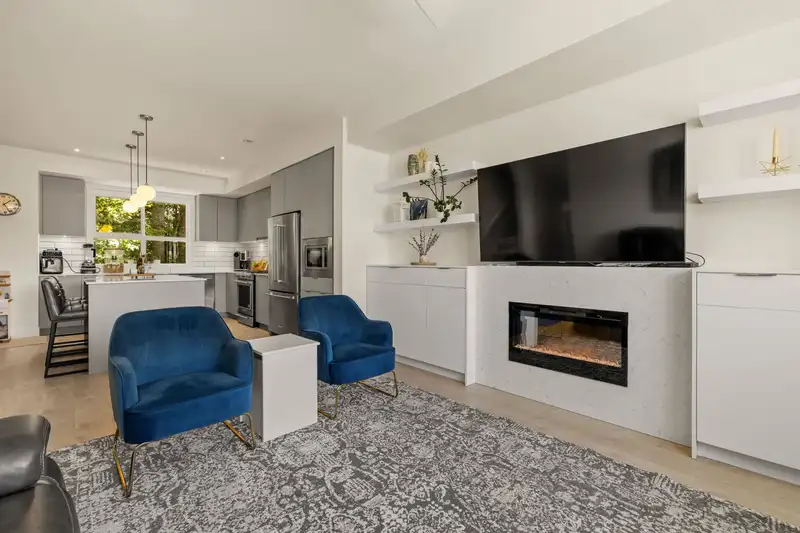 128 16561 17A AVENUE - photo 4 of 40