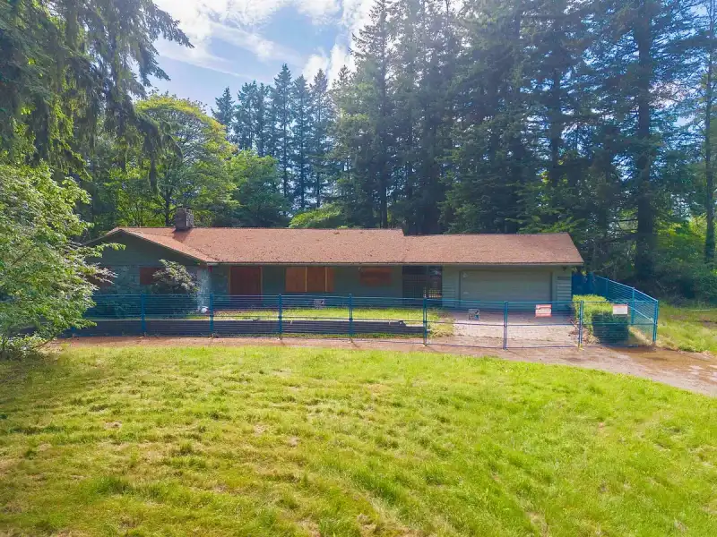 2451 141 STREET - photo 1 of 5