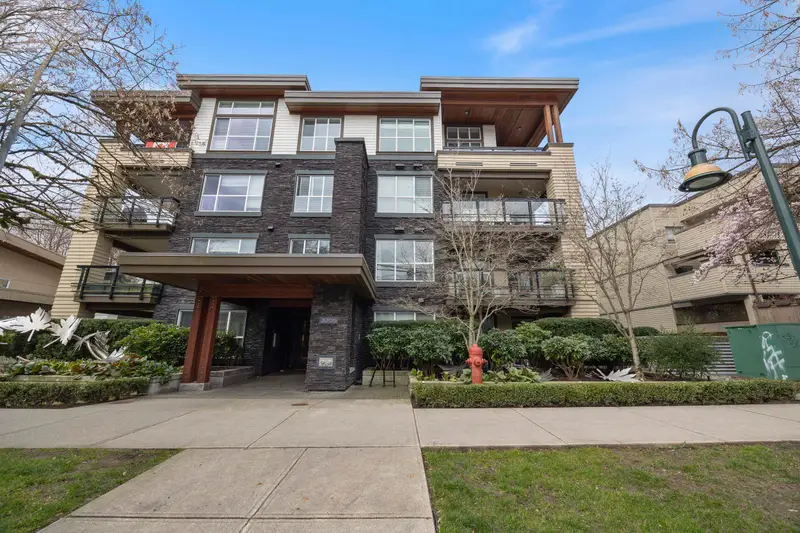 316 3205 MOUNTAIN HIGHWAY - photo 2 of 25