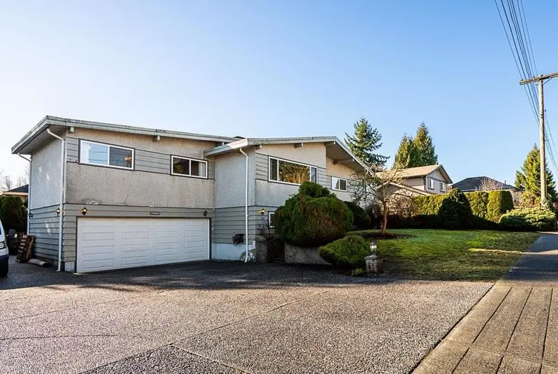 16530 108 AVENUE - photo 3 of 25