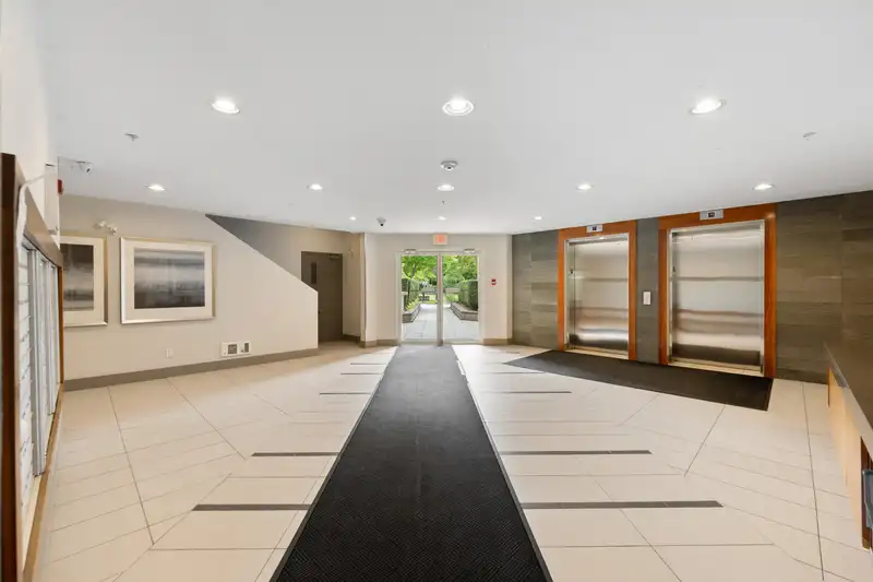 122 15918 26 AVENUE - photo 2 of 40