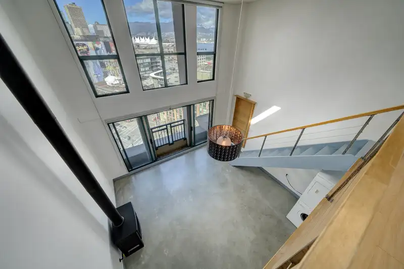 806 22 E CORDOVA STREET - photo 1 of 25