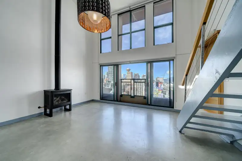 806 22 E CORDOVA STREET - photo 3 of 25