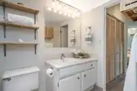 303 1360 MARTIN STREET - thumbnail 4