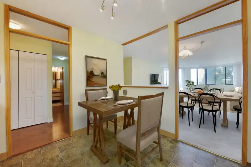 407 1442 FOSTER STREET - photo 4 of 25