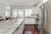 21 2925 KING GEORGE BOULEVARD - thumbnail 9