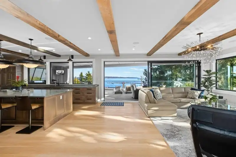15031 VICTORIA AVENUE - photo 4 of 40