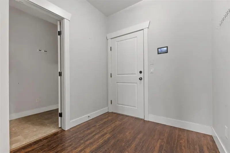 107 46021 SECOND AVENUE - photo 3 of 25