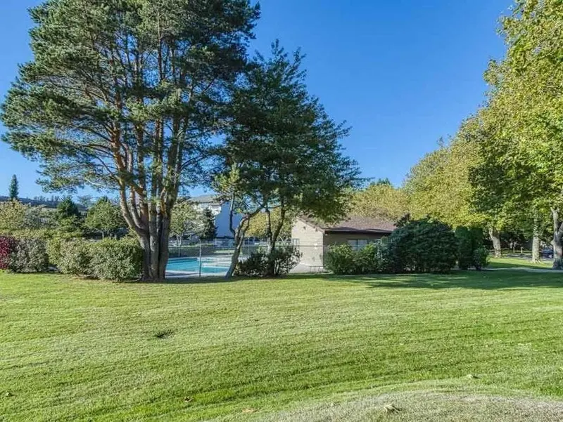 311 8120 COLONIAL DRIVE - photo 3 of 13