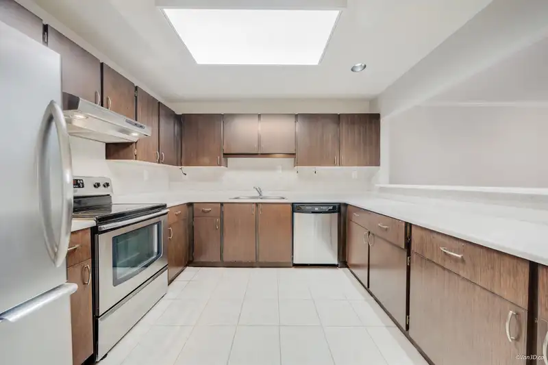 102 15313 19 AVENUE - photo 3 of 40
