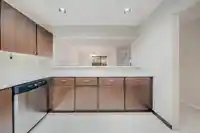 102 15313 19 AVENUE - thumbnail 4
