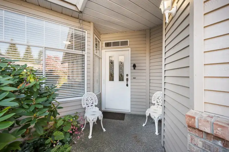 72 2533 152 STREET - photo 2 of 39
