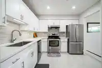 103 15290 THRIFT AVENUE - thumbnail 2