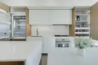 406 1342 JOHNSTON ROAD - thumbnail 8