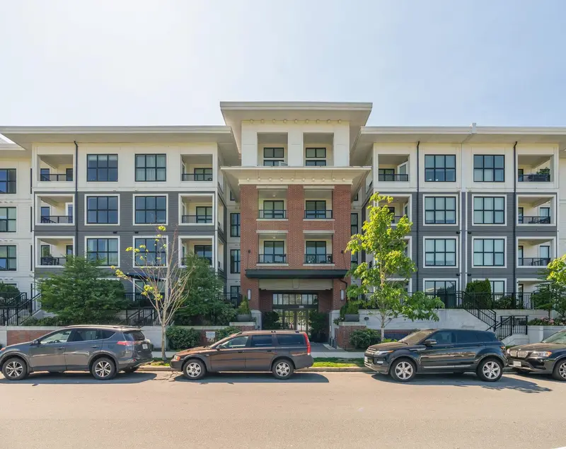 322 9500 TOMICKI AVENUE - photo 1 of 25