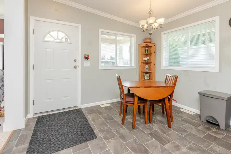 182 1840 160 STREET - photo 2 of 39