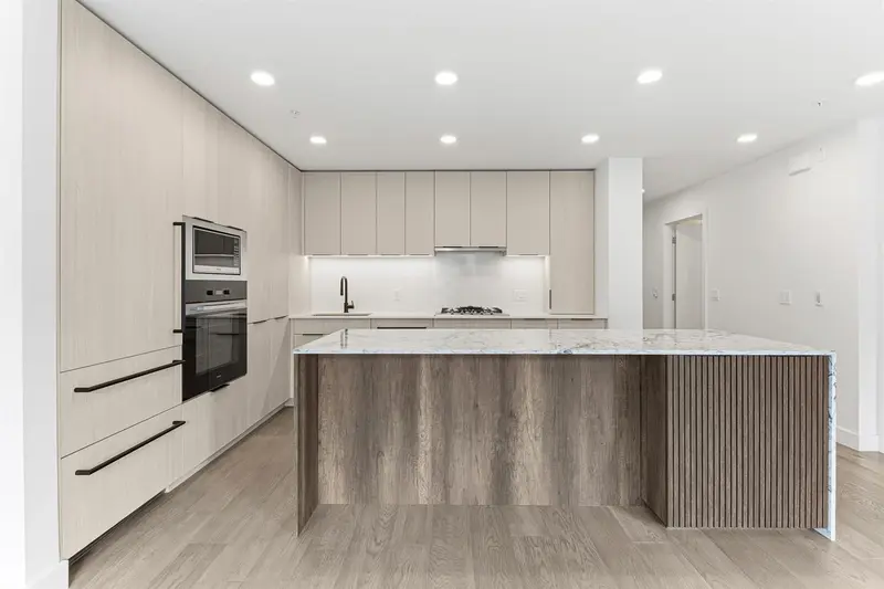 205 3590 W 39TH AVENUE - photo 2 of 18