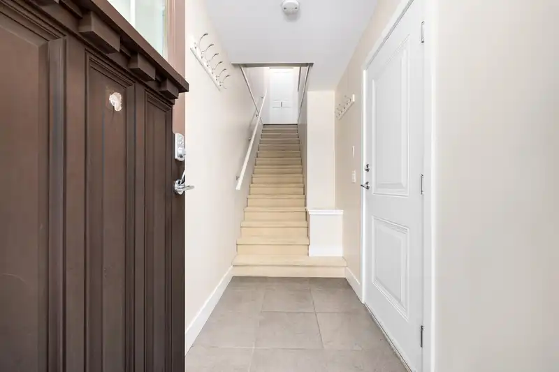 204 2501 161A STREET - photo 2 of 26