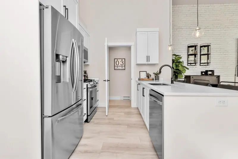 611 22638 119 AVENUE - photo 3 of 11