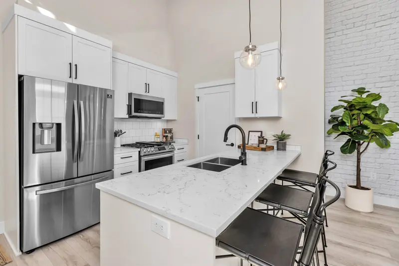 611 22638 119 AVENUE - photo 4 of 11