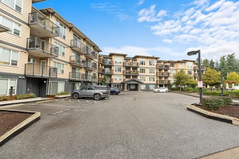 415 2565 CAMPBELL AVENUE - photo 3 of 25