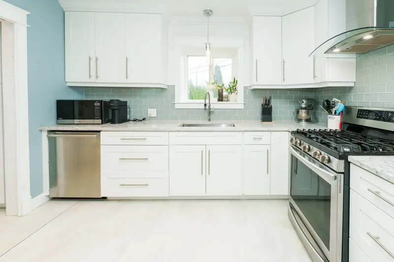 11943 232 STREET - photo 4 of 25