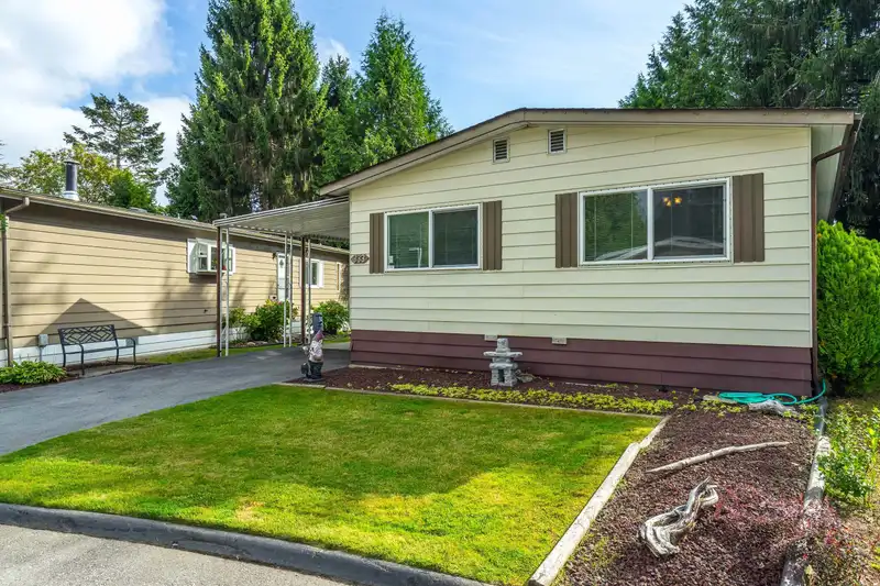 333 1840 160 STREET - photo 2 of 40