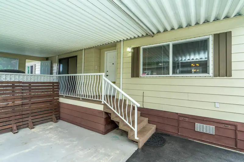 333 1840 160 STREET - photo 3 of 40