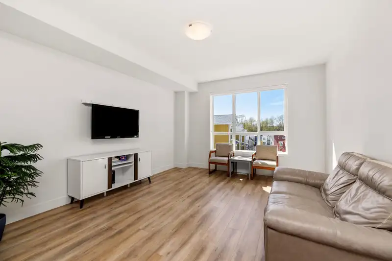 129 16561 17A AVENUE - photo 3 of 40