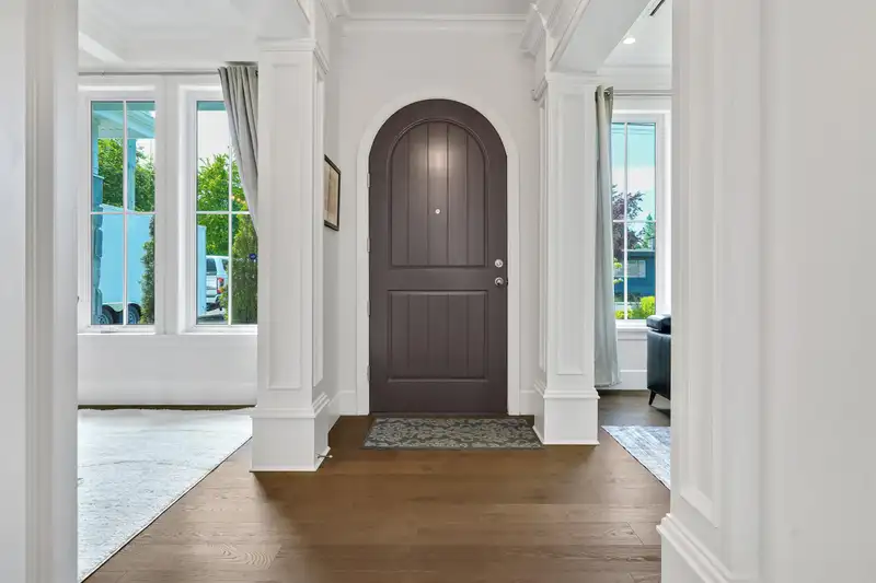 13171 15A AVENUE - photo 3 of 40