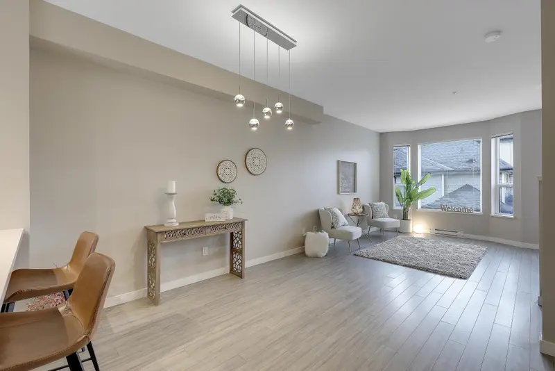 142 7938 209 STREET - photo 2 of 25